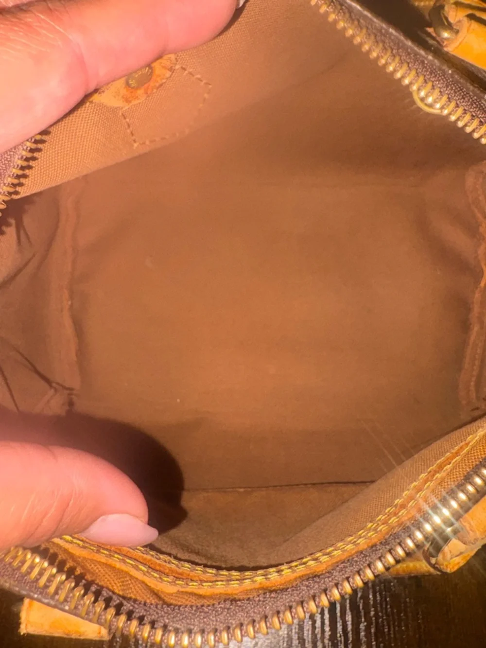 Louis Vuitton Brown Monogram Canvas Speedy 25 - Picture 6 of 8